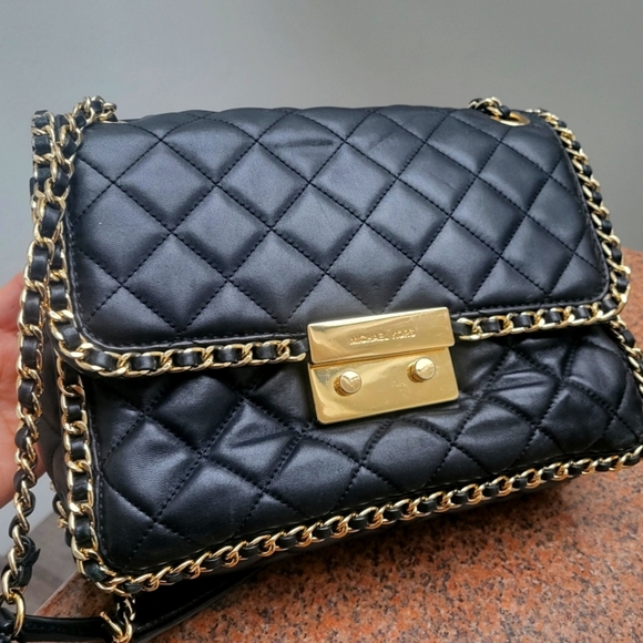 Michael Kors Handbags - Michael Kors purse